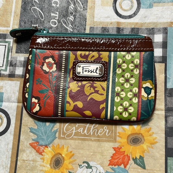 Fossil Handbags - Vintage Fossil Zip Coin Wallet